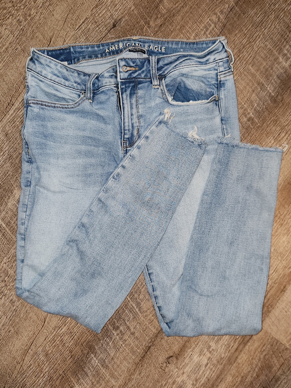 American Eagle Outfitters Light Wash Skinny Jeans
